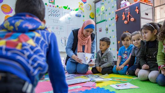 Woman researching intervention in Jordan with refugee children_War Child Jordan_180425